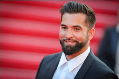 Comment s'appelle ce chanteur ?