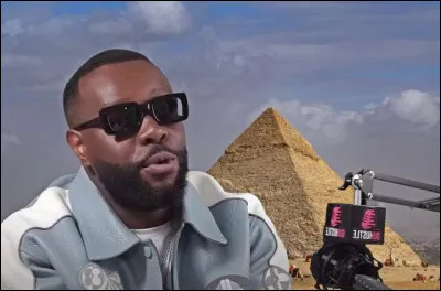 Quel rappeur a assuré que les pyramides étaient des centrales électriques, une idée farfelue qui ne date pas dhier ?