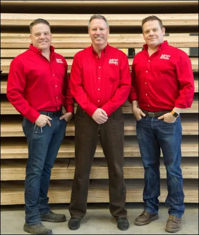 Quel acteur voit-on dans le film "Trois hommes et un couffin" ?