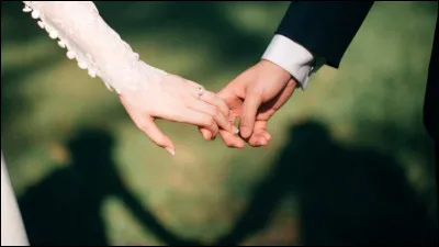 Qui chantait "Quand on a que l'amour" ?