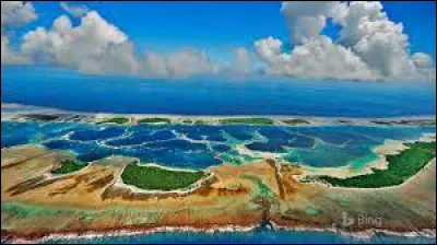 Le Kiribati est constitué d'au moins 33 îles.