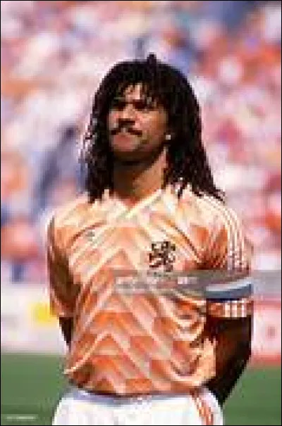 Qui est cet ancien joueur ?