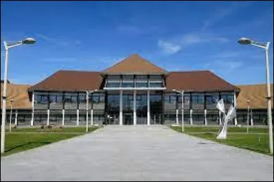 Nous terminons cette balade en Île-de-France, à Saint-Pierre-du-Perray. Ville de l'arrondissement d'Évry-Courcouronnes, sur la rive droite de la Seine, elle se situe dans le département ...