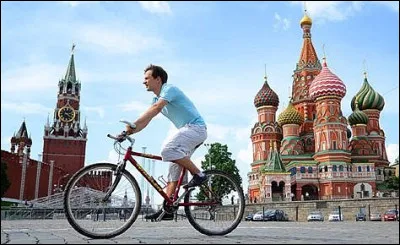 Encore facile, mais lieu plus éloigné. Quelle est cette ville ?