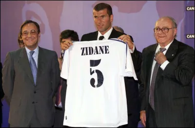 En quelle année Zidane a-t-il été recruté par le Real Madrid ?
