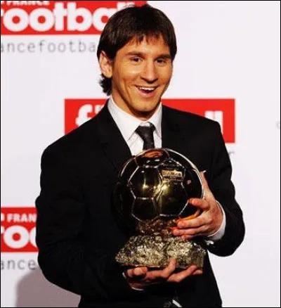 Le 1er décembre 2009, Lionel Messi a reçu son premier Ballon d'or, finissant ainsi devant Cristiano Ronaldo, qui s'est retrouvé à la troisième place du podium. Combien de points a-t-il obtenus ?