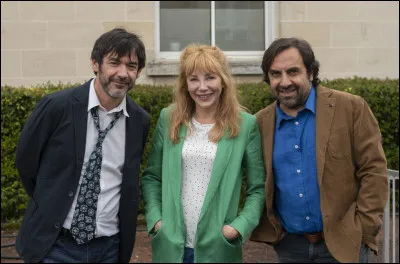 Le 8, bonne fête à Julie Depardieu ! Quel est son prénom dans cette série ?