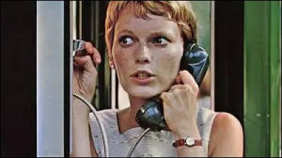 Roman Polanski a d'abord réalisé plusieurs films en Pologne puis au Royaume-Uni ; il connait le succès en 1968 avec son premier film hollywoodien :