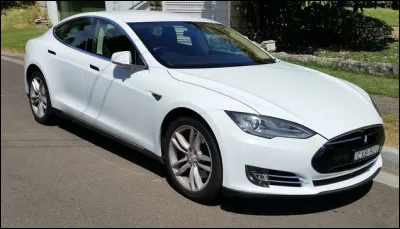 Cette auto électrique adopta dès 2012 des solutions techniques d'avant-garde sur une voiture de série. Quelle voiture est-ce ?
