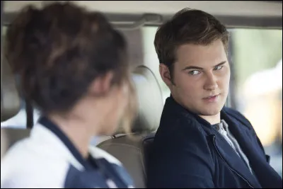 Pourquoi Justin ne veut-il pas laisser Jessica seule avec Bryce ?