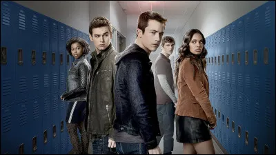 Qui tente de se suicider en se tirant une balle dans la t&ecirc;te ?