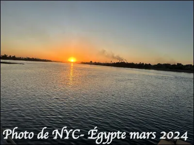 Quel est le nom du fleuve nourricier qui traverse l'Égypte avant de se jeter dans la mer Méditéranée ?