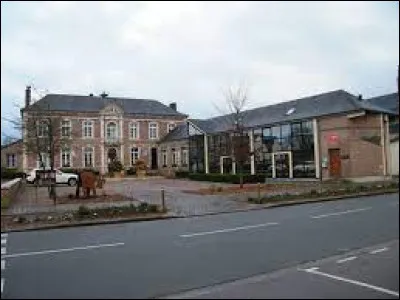 Je vous emmène maintenant à Bernaville. Village Samarien, il se situe dans l'ex région ...