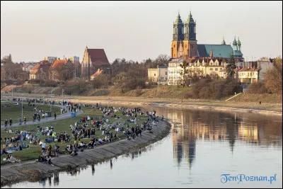 Quelle est cette ville polonaise traversée par la Warta ?
