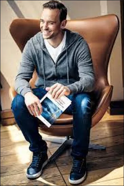 Quelle est la nationalité de Joël Dicker ?