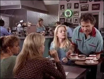 Séries télé : Dans quel café se retrouvent les héros de la série "Beverly Hills 90 210" ?