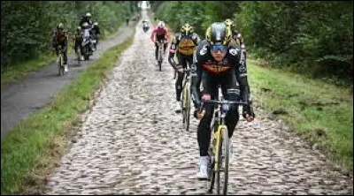 Sport : Durant quel mois se déroule la course du Paris-Roubaix ?