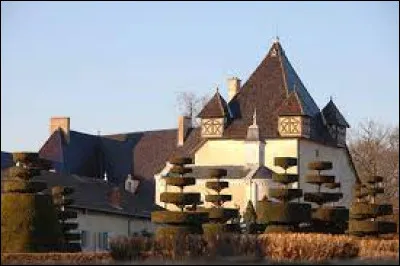 Voici le château de Pizay, à Saint-Jean-d'Ardières. Ancienne commune Rhodanienne, elle se situe en région...