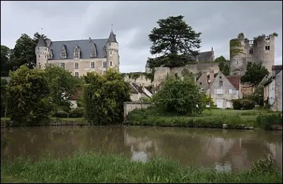 Dans quel département est situé le château de Montrésor ?