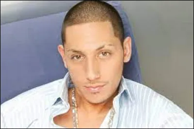 Qui a chanté "Femme Like U" ?