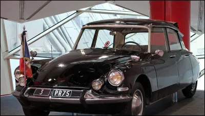 Contre qui l'attentat du Petit-Clamart" eut-il lieu ?