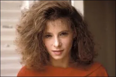 À quelle chanteuse doit-on la chanson "Maman a tort" ?