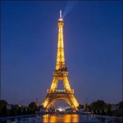 À quelle date la tour Eiffel a-t-elle fêté ses 100 ans ?