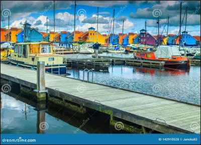 Comment dit-on "mon nom est Charles" en néerlandais ?