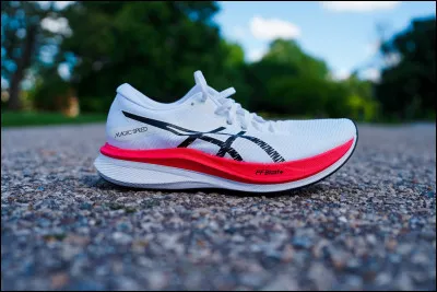 Où se trouve le siège social d'Asics ?