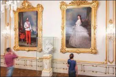 Comment était surnommée Élisabeth de Wittelsbach, impératrice d'Autriche ?