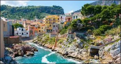 Quelle est la capitale de la Sicile, une île italienne ?