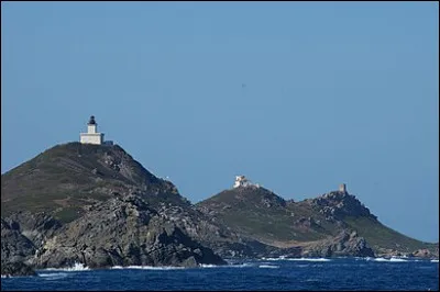 Le phare du golfe d'Ajaccio est aussi appelé...