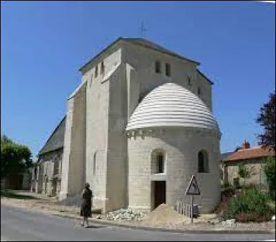 Commune de Nouvelle-Aquitaine, dans l'arrondissement de Châtellerault, La Roche-Rigault se situe dans le département ...