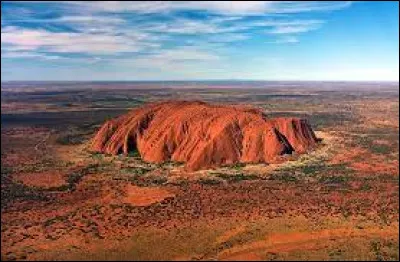 Où se situe l'Uluru ?