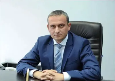 Vite fait, bien fait... À 36 ans, Aleksey Avramenko était déjà vice-ministre au Bélarus. Trois ans plus tard (2016), il devient vice-premier ministre, puis ministre des Transports et des Communications, en 2019. Le 6 juillet, à 46 ans, ... (Complétez !)