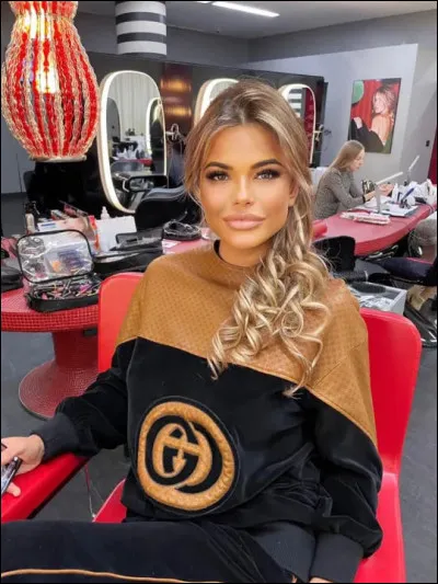 "K par K", oserait-on dire... 14 juillet : Femme d'affaires multiples et florissantes, cette fille d'un ancien gouverneur, Vasily Bochkarev (oblast de Prenza) décède dans son appartement à l'âge de 44 ans. Cause du décès ?