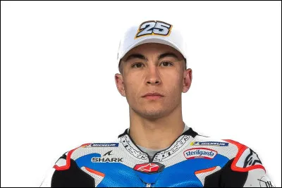 Quelle est la nationalité du frère dAdrián Fernández, vice-champion du monde Moto2 2021 ?