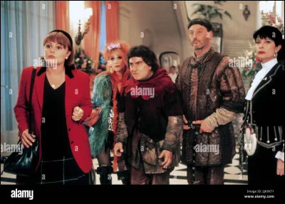 "Les Visiteurs - 2" est un film dans lequel joue Valérie Lemercier.