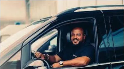 Ils ont récemment créé une société de transports et services. Comment s'appelle-t-elle ?