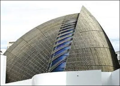 Où se situe la plus récente cathédrale de France ?