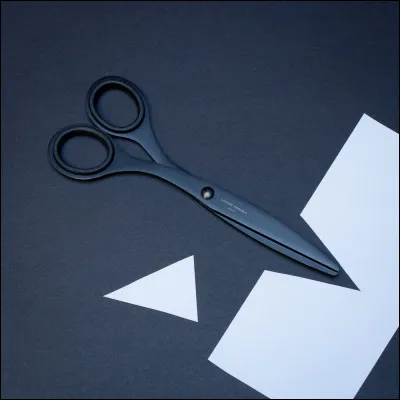 De quoi nous coupe l'uniforme ?