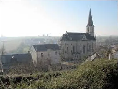 Je vous emmène maintenant à Cinais. Commune de l'aire d'attraction Chinonaise, sur les bords de Vienne, elle se situe dans le département ...