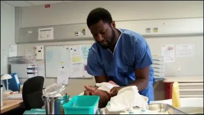 Quel est le mot masculin pour "sage-femme" ?