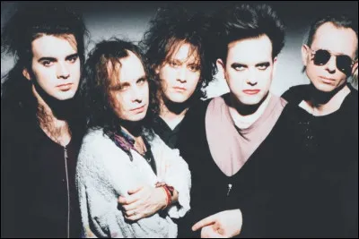 Quel est ce groupe de rock britannique, auteur de la chanson ''Charlotte Sometimes'' ?