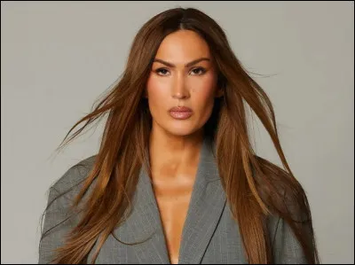 Qui est cette chanteuse, dont le le huitième et dernier album studio s'intitule ''Charlotte'' ?