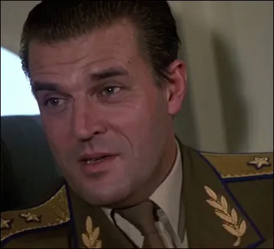 (Tuer n'est pas jouer) Le général Koskov collectionne :