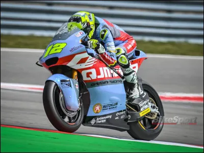 Quelle est la nationalité de ce pilote, coéquipier de Tony Arbolino ?