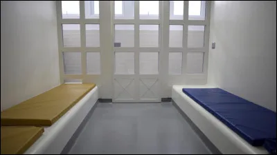 On peut être placé en garde à vue dans les locaux de la police à partir de...