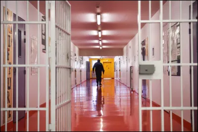 Lorsque l'on est détenu provisoirement, avant d'être jugé, la peine de prison sera...