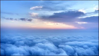 Dans quoi verse-t-on un nuage de lait ?